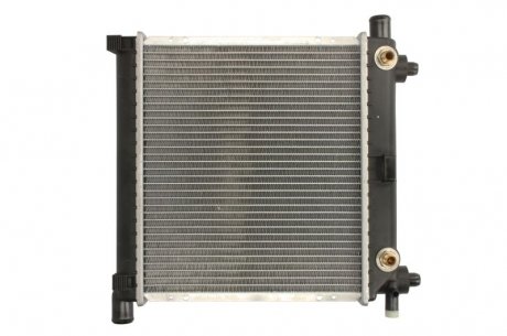Радиатор охлаждения MERCEDES C-CLASS W201 (82-) 190E NISSENS 62550