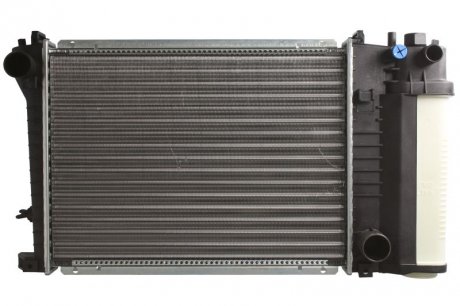 Радиатор охлаждения BMW 3 E36 (90-)/ 5 Е34 (88-) NISSENS 60735A