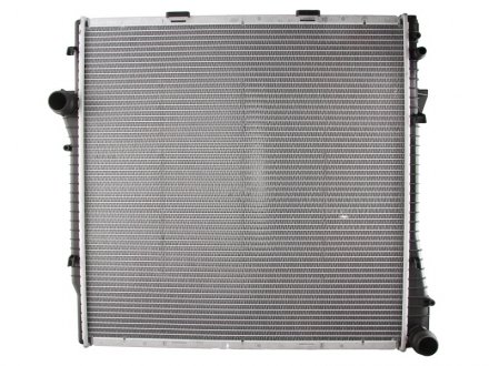 Радиатор охлаждения BMW X5 E53 (00-) 3.0-4.8i NISSENS 60787A (фото 1)