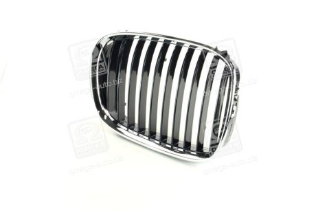 Решетка в капоте пра. BMW 5 E39 TEMPEST 014 0089 914