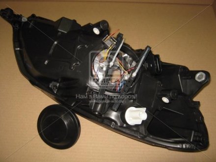 Фара передня у зборі TYC 20-E322-05-2B