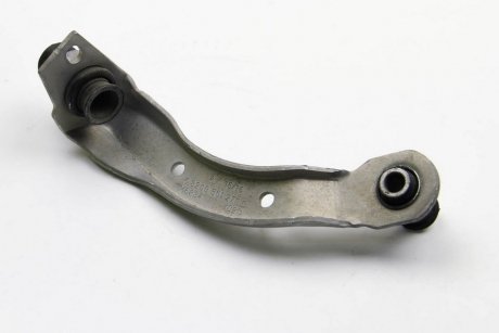 Кронштейн подрамника Kangoo 08- Пр. RENAULT 8200361270